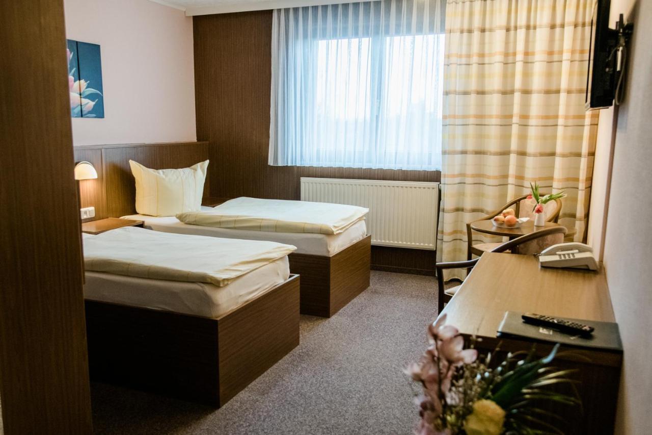 Genthin Hotel Mueller מראה חיצוני תמונה