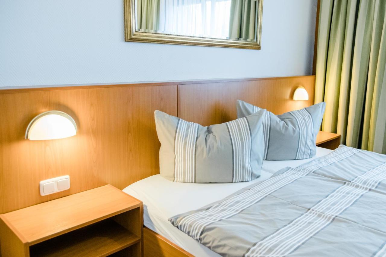 Genthin Hotel Mueller מראה חיצוני תמונה