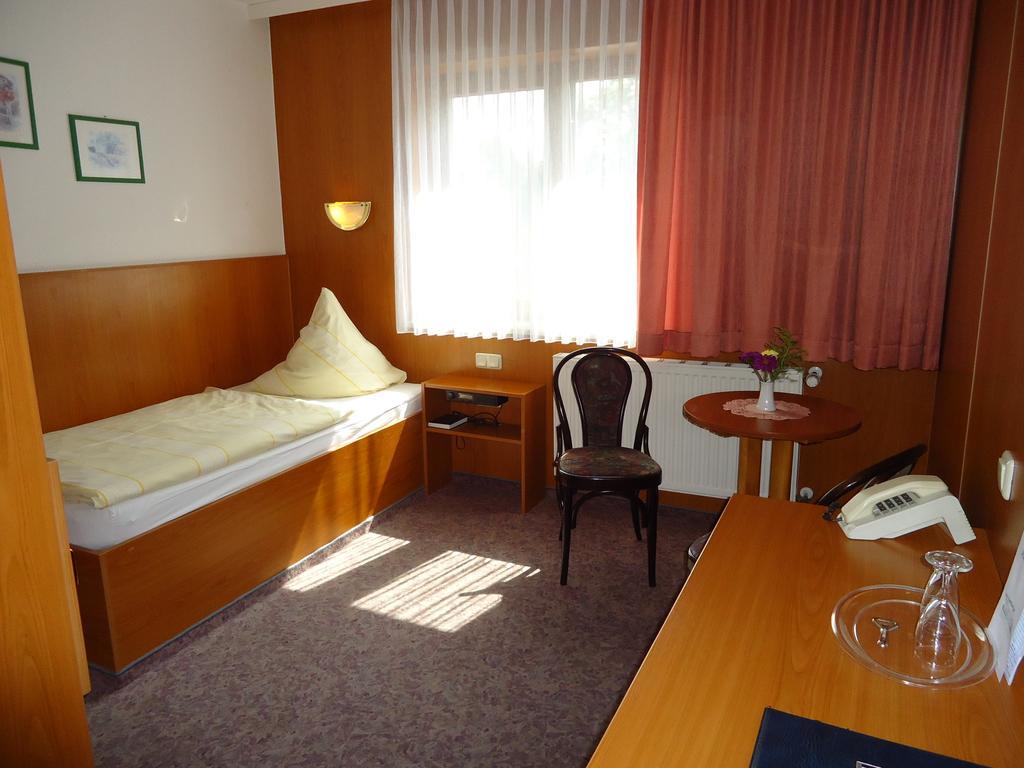 Genthin Hotel Mueller חדר תמונה